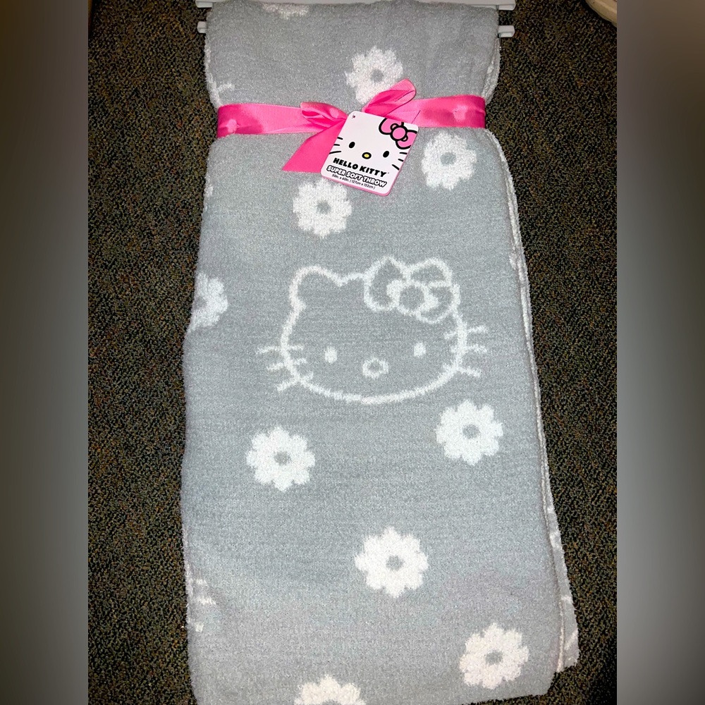 Grey hello kitty blanket